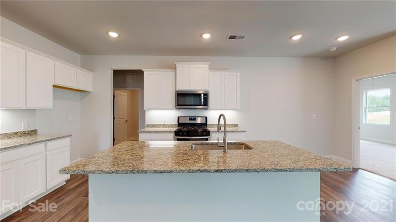 4921 Helmsworth Dr, Waxhaw, NC 28173
