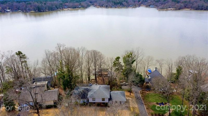 3040 Point Clear Dr, Tega Cay, SC 29708