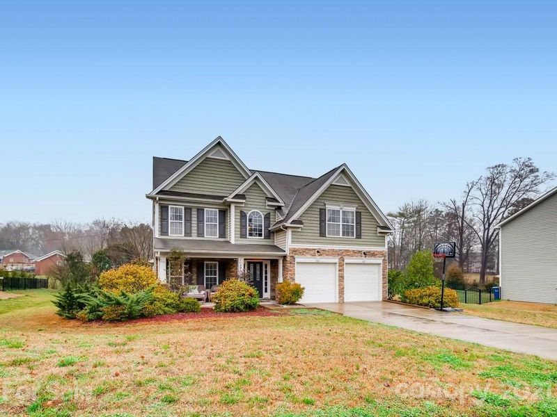 104 Marabou Ct, Mount Holly, NC 28120