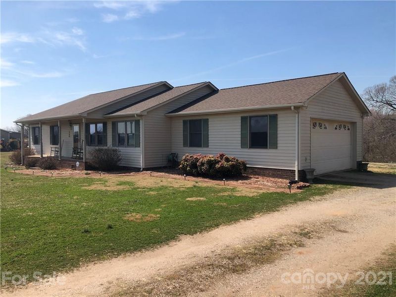 151 Bauer Dr, Statesville, NC 28625