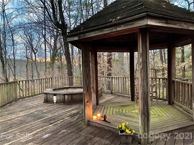 5242 Stephen Ln, Hickory, NC 28602