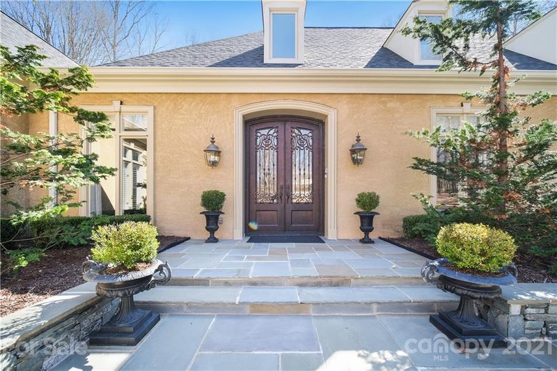 8389 Providence Rd, Charlotte, NC 28277