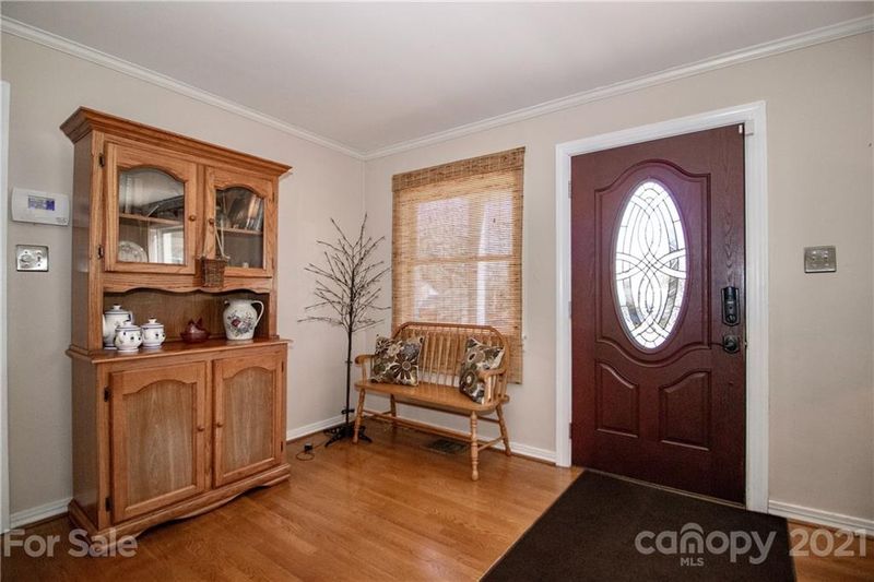 545 Lakeside Dr, Statesville, NC 28677