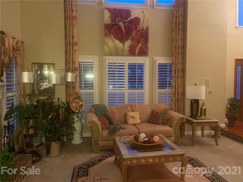 1316 Guildcrest Ln, Charlotte, NC 28213