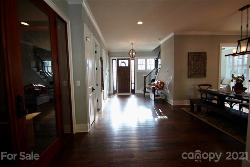 1046 Sedgefield Rd, Charlotte, NC 28209