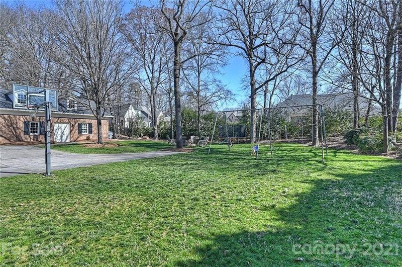 4533 Arborway Rd, Charlotte, NC 28211