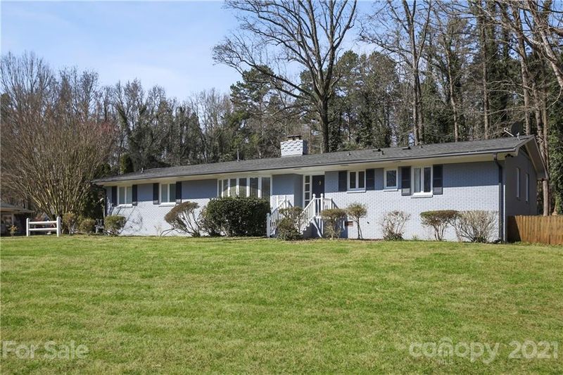 7220 Lakeside Dr, Charlotte, NC 28215