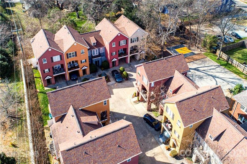 910 Hawthorne Bridge Ct, Charlotte, NC 28204