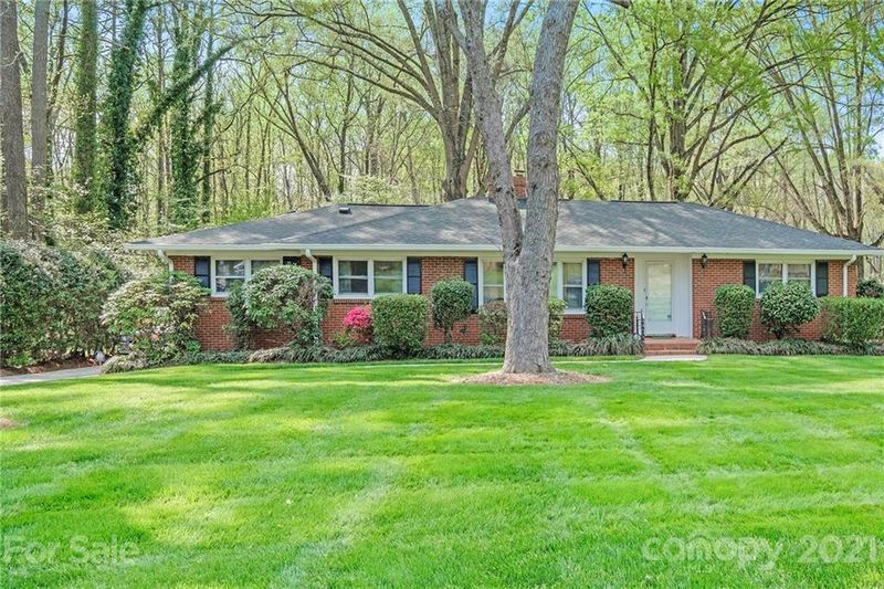 6767 Linda Lake Dr, Charlotte, NC 28215