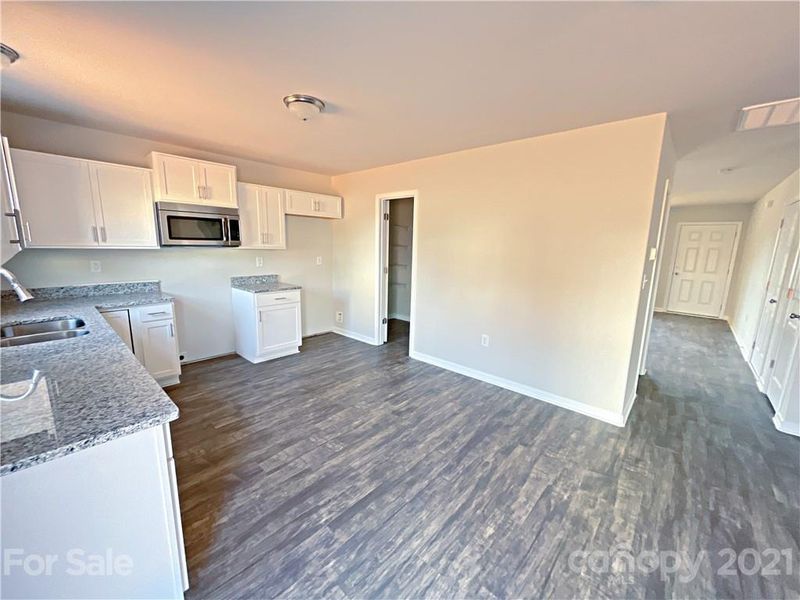 1479 Mayfair Dr, Conover, NC 28613