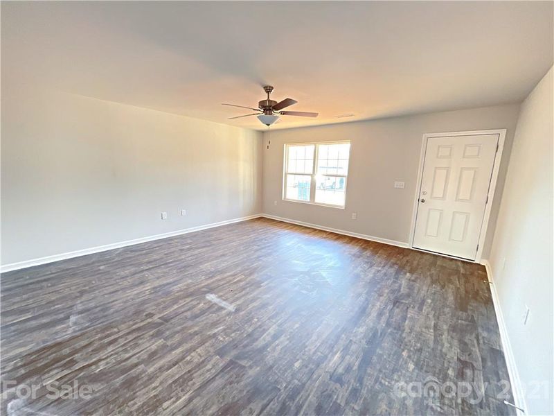 1479 Mayfair Dr, Conover, NC 28613