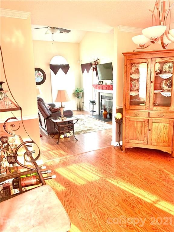 8609 Canter Post Dr, Charlotte, NC 28216