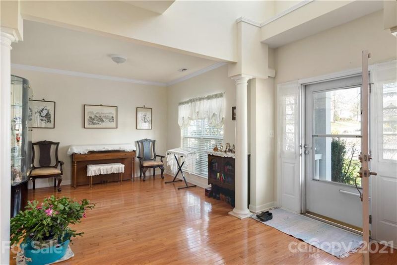 835 Larimer Ln, Charlotte, NC 28262