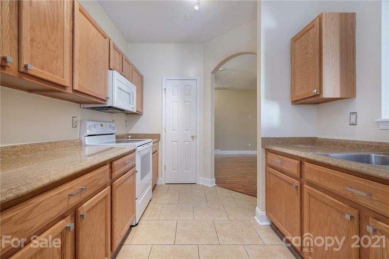 2148 Whispering Way, Charlotte, NC 28212