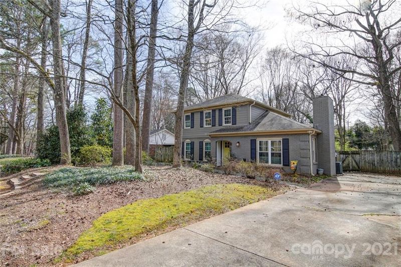 6808 Valley Haven Dr, Charlotte, NC 28211