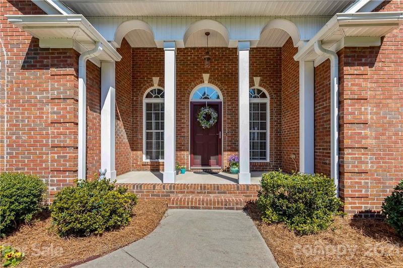 5124 Stockbridge Dr, Mount Holly, NC 28120
