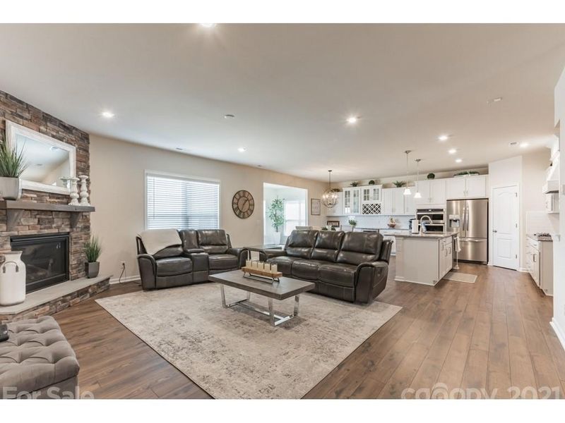 15124 Luna Dr, Charlotte, NC 28278