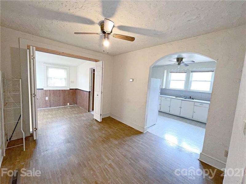1907 32nd St NE, Hickory, NC 28601