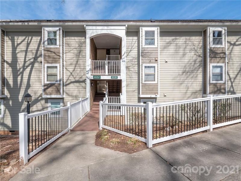 20357 Harborgate Ct #204, Cornelius, NC 28031