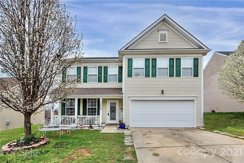 13820 Plowdon Ct, Charlotte, NC 28215