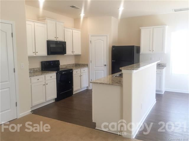 8322 Kneller St, Charlotte, NC 28215