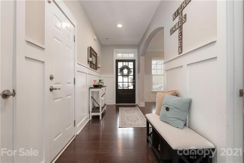 720 Lakeview Dr, Mcadenville, NC 28101