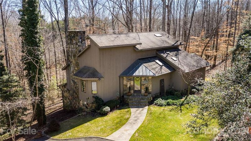5835 Walnut Grove Ln, Hickory, NC 28602