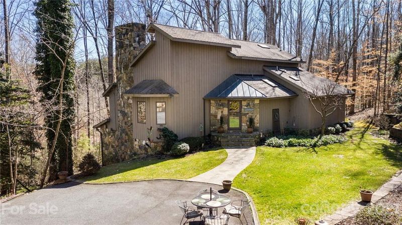 5835 Walnut Grove Ln, Hickory, NC 28602