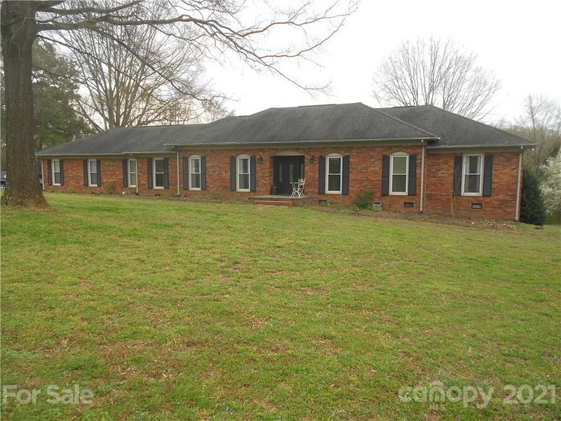 611 Heatherwood Dr, Monroe, NC 28112
