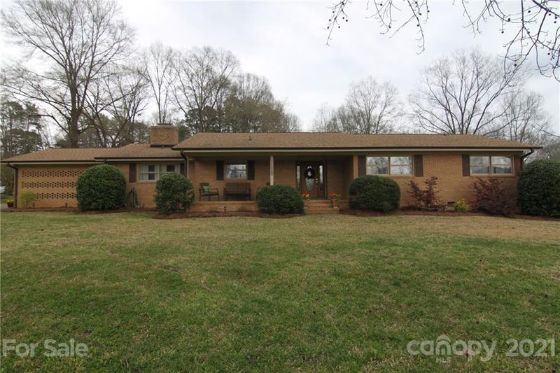 3724 Fairlane Dr, Gastonia, NC 28056