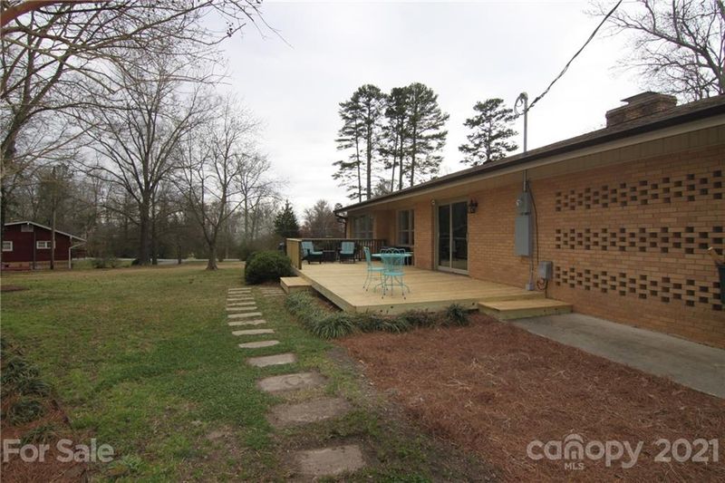 3724 Fairlane Dr, Gastonia, NC 28056