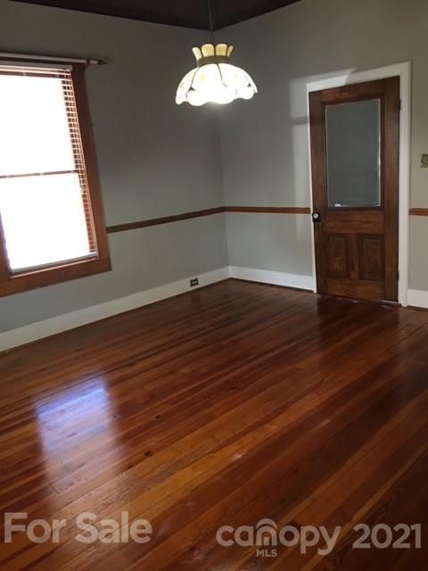 514 E Pine St, Lincolnton, NC 28092