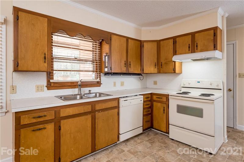 7123 Cedarbrook Dr, Charlotte, NC 28215