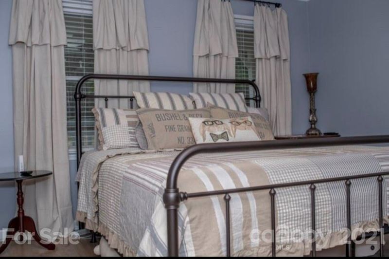 4600 Hickory Grove Rd, Mount Holly, NC 28120