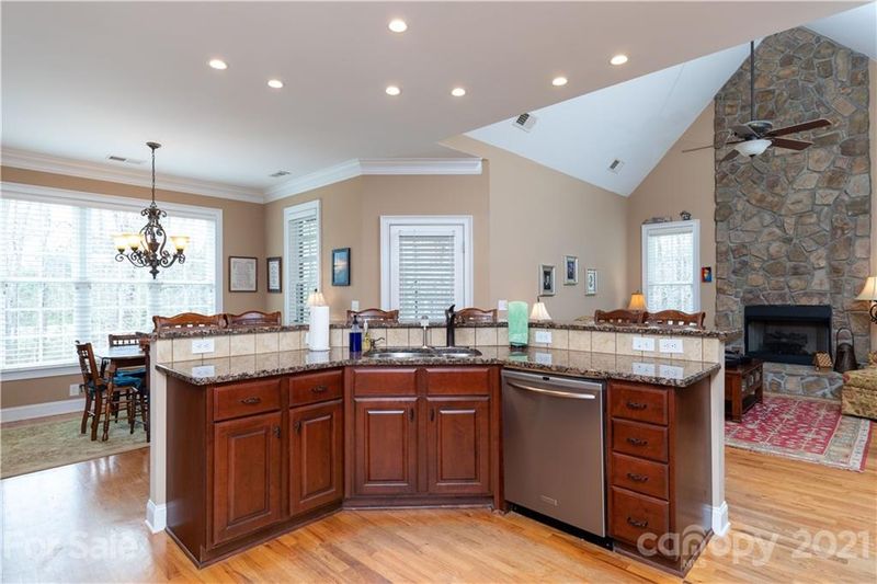 618 Yellow Rose Ct, Rock Hill, SC 29732