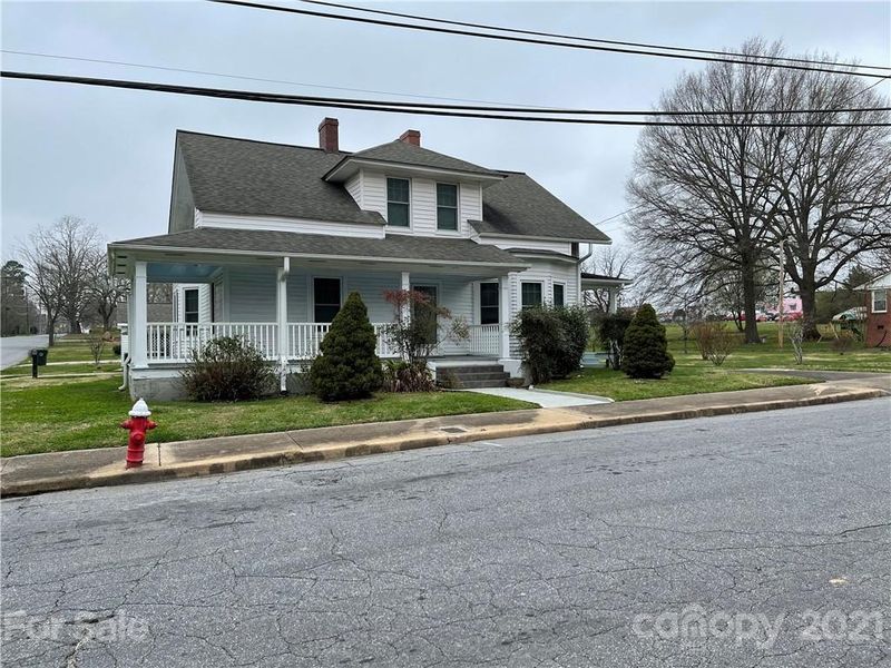 307 Academy St E, Cherryville, NC 28021