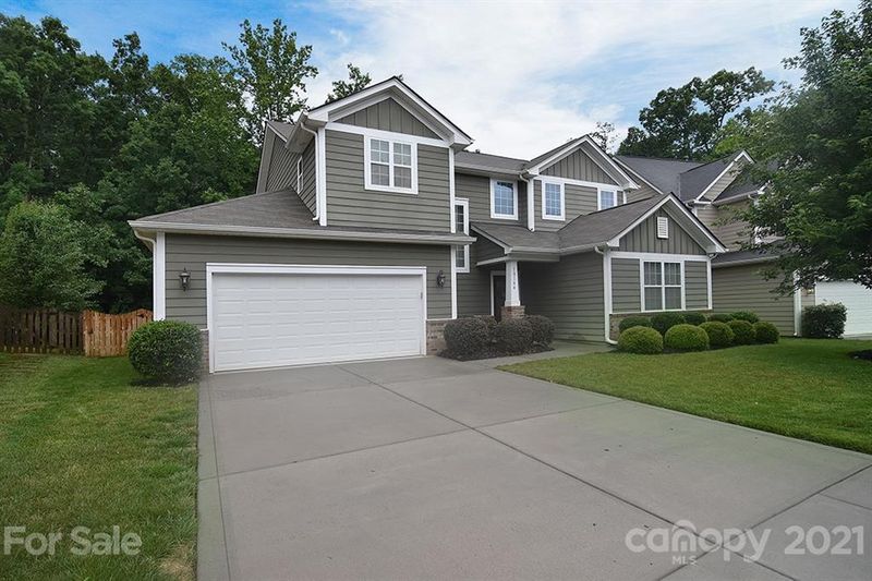 10144 Falling Leaf Dr NW, Concord, NC 28027