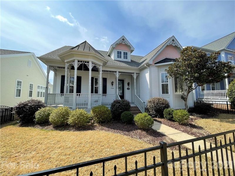 17204 Hedgerow Park Rd, Charlotte, NC 28277