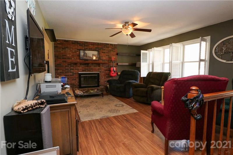 4141 Hoke St, Claremont, NC 28610
