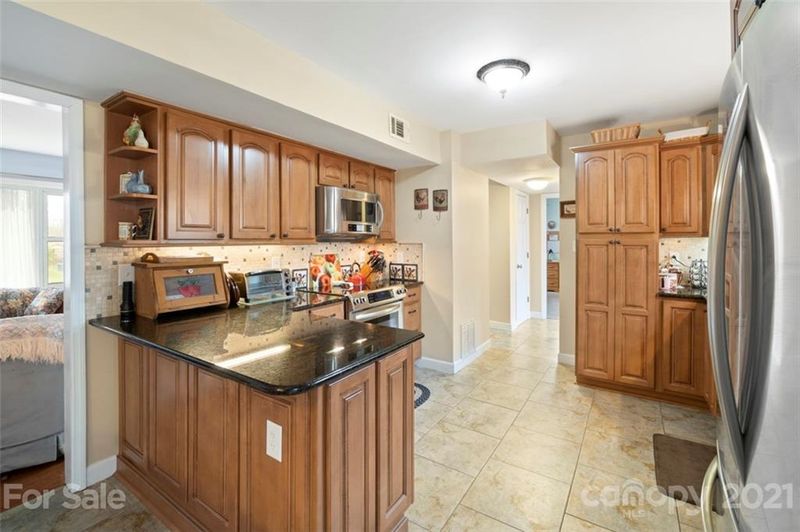 9926 Arbordale Ave, Charlotte, NC 28215
