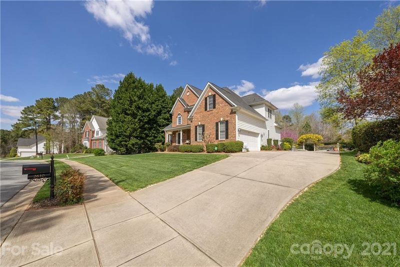 2610 Olympus Dr, Charlotte, NC 28214