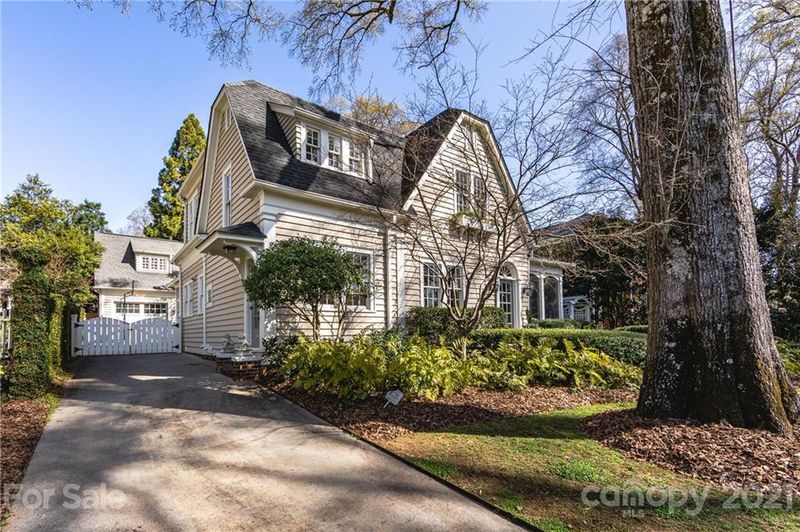 2121 Beverly Dr, Charlotte, NC 28207
