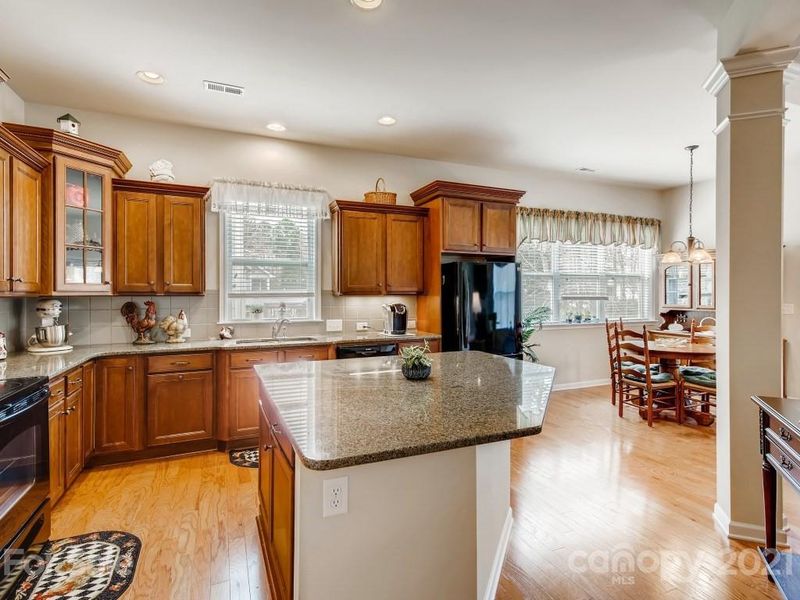 17224 Lake Path Dr, Cornelius, NC 28031