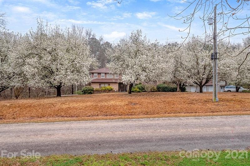 2961 Brendale Dr, Lancaster, SC 29720