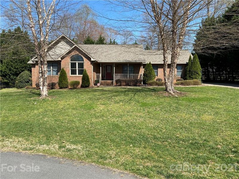 1730 Lancelot Ln, Denver, NC 28037