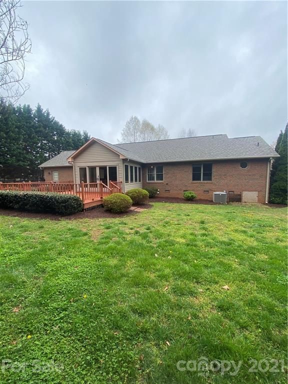 1730 Lancelot Ln, Denver, NC 28037
