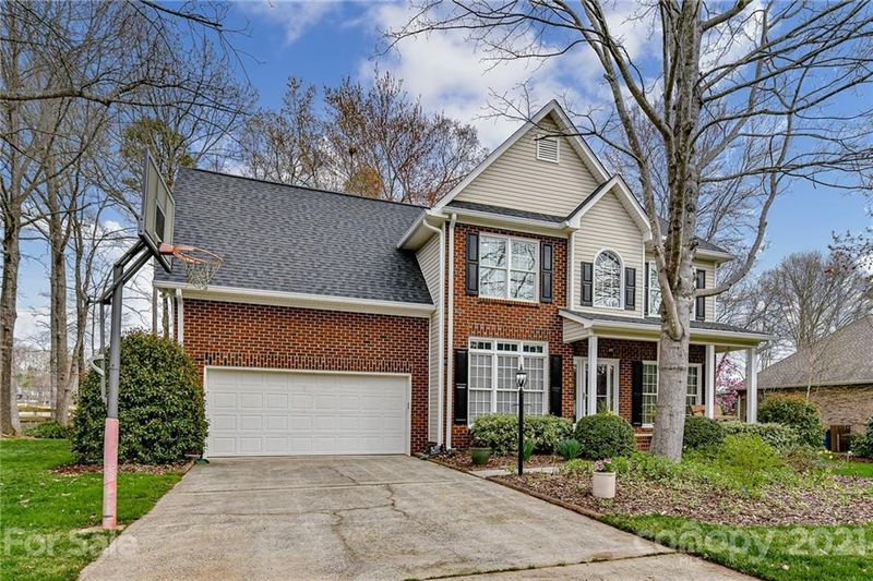 8115 Stevens Mill Rd, Matthews, NC 28104