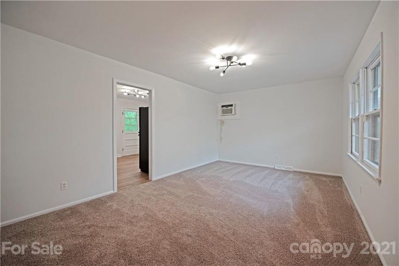 612 Echodale Dr, Charlotte, NC 28217