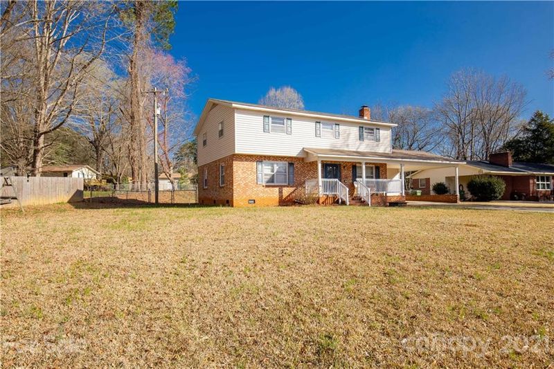 102 Colonial Ave, Lancaster, SC 29720