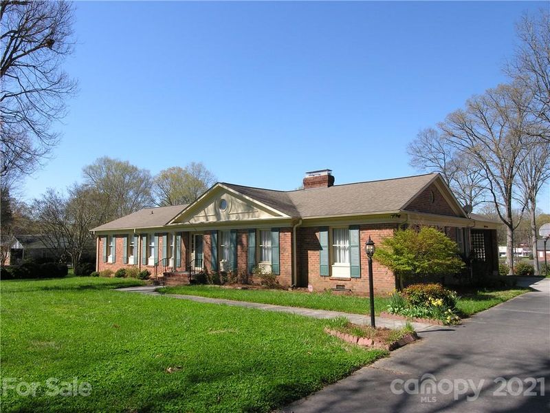 329 St Joseph St, Kannapolis, NC 28083
